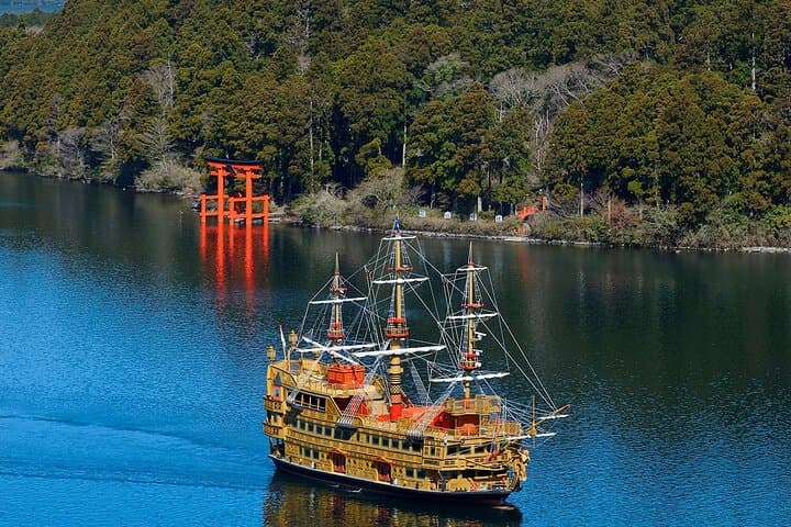 Mt Fuji and Hakone Day Trip from Tokyo — 5th Station, Owakudani Ropeway & Lake Ashi Cruise