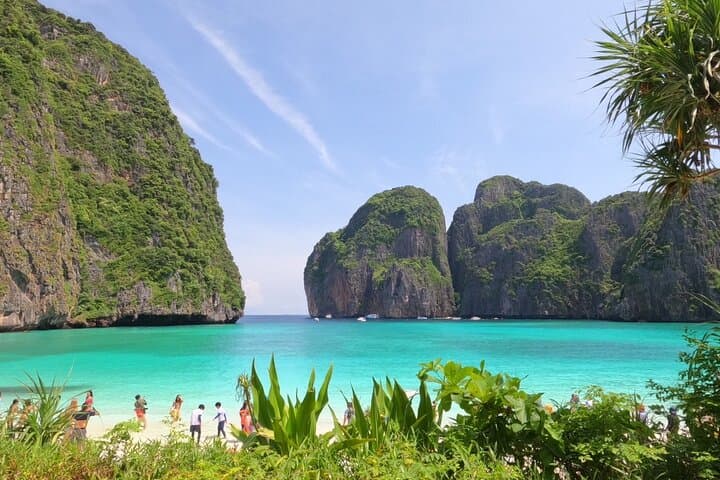 Beat the Crowds: Early-Bird Speedboat to Maya Bay, Phi Phi