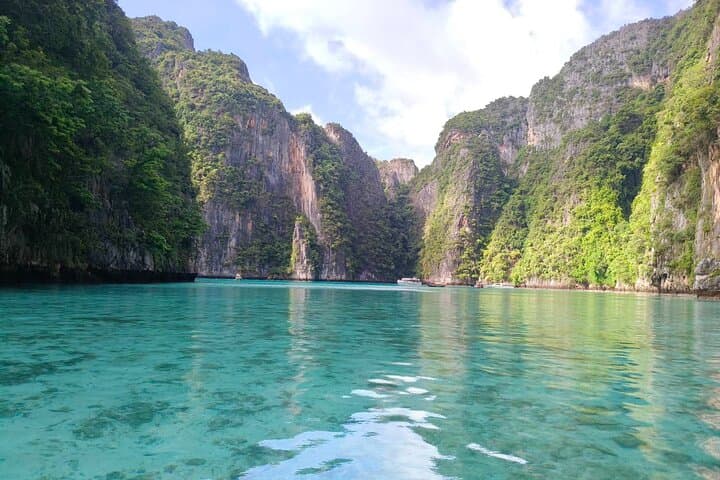 Beat the Crowds: Early-Bird Speedboat to Maya Bay, Phi Phi photo 6