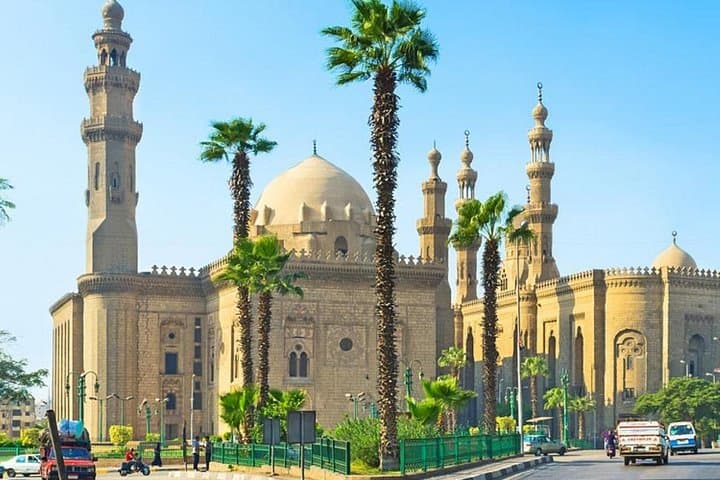 Cairo in a Day: Private Airlifted Tour to the Pyramids, Museum & Old Cairo photo 1