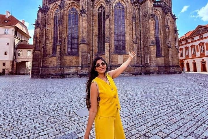 Prague Old Town Highlights: 2-Hour Guided Walking Tour to the Astronomical Clock & Charles Bridge