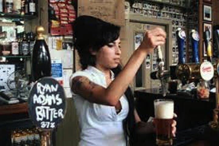 Amy Winehouse Camden Pub Tour: Camden Pubs, Murals & Statue Walk