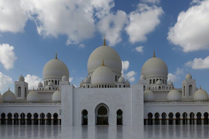 Private Abu Dhabi Tour from Dubai: Sheikh Zayed Grand Mosque & Louvre Abu Dhabi