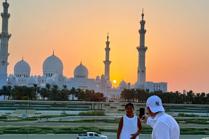 Private Abu Dhabi Tour from Dubai: Sheikh Zayed Grand Mosque & Louvre Abu Dhabi photo 5