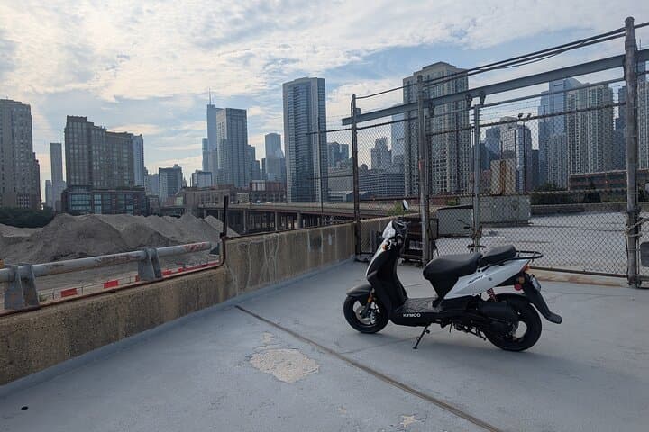 Chicago Museum Campus Scooter Tour: Lakefront & Iconic Neighborhood Ride photo 2