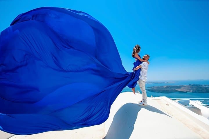 Flying Dress Photoshoot in Santorini — Iconic Oia Views & Professional Session photo 1