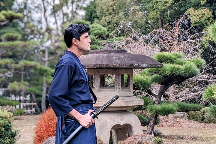 Samurai Experience at Arai Residence: Toyama-ryu Iaido Workshop in Izumisano, Osaka