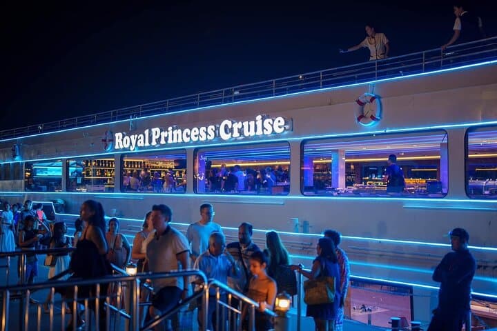 Bangkok Royal Princess Chao Phraya Dinner Cruise — Night Buffet & Riverside Landmarks photo 3