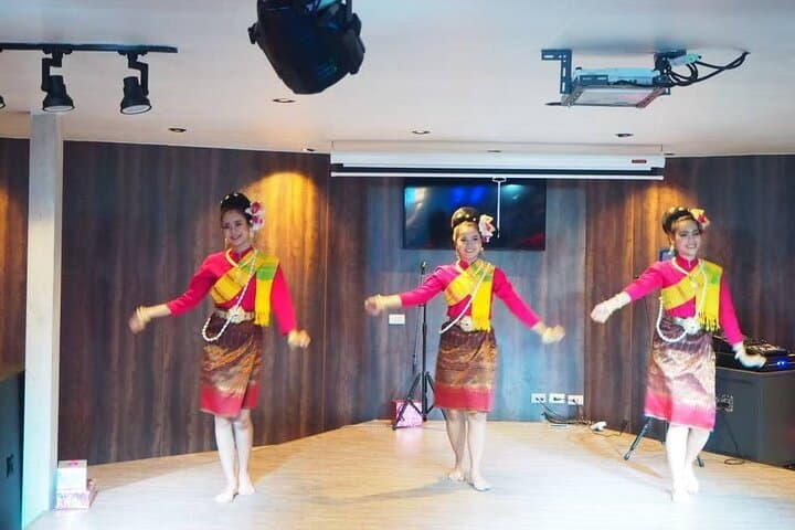 Bangkok Royal Princess Chao Phraya Dinner Cruise — Night Buffet & Riverside Landmarks photo 6