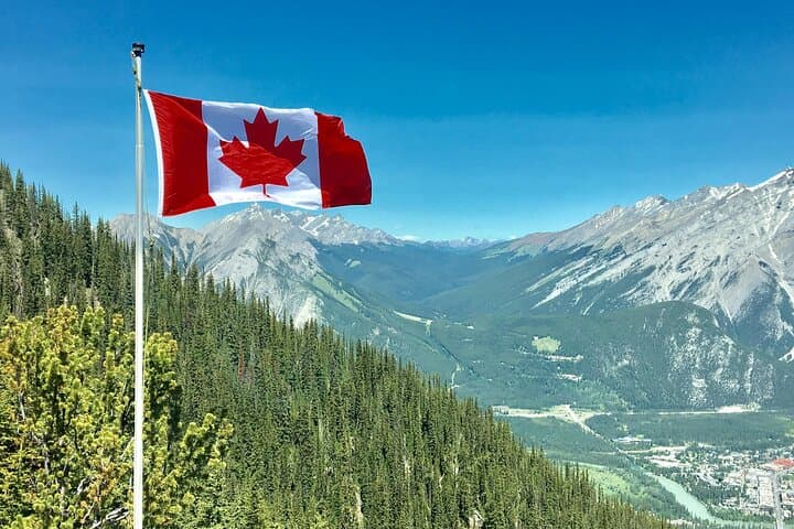 Private Banff & Yoho Tour — Lake Louise, Emerald Lake & Banff Gondola photo 4
