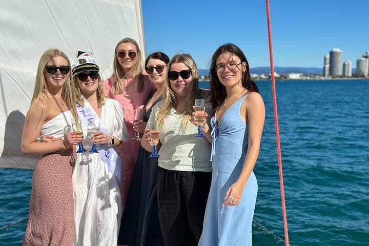 Gold Coast 2-Hour Sailing Cruise: Sparkling Wine, Dolphins & Tasting Plate photo 5