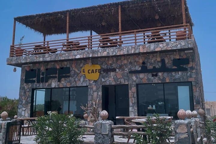 Exploring Oman's Jebel Shams: Private 4WD Adventure Through History and Nature photo 6