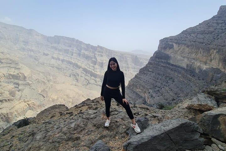 Exploring Oman's Jebel Shams: Private 4WD Adventure Through History and Nature