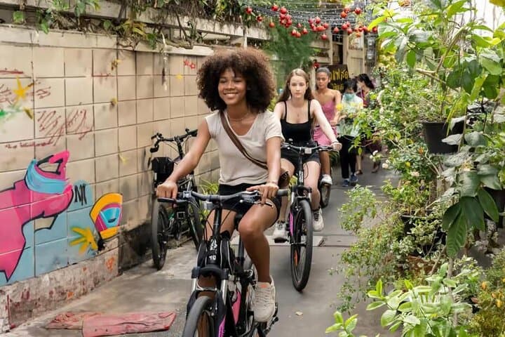 Bangkok Bike Street Food Tour: Canal Neighborhoods, Temples & Home-Cooked Thai Meal photo 3