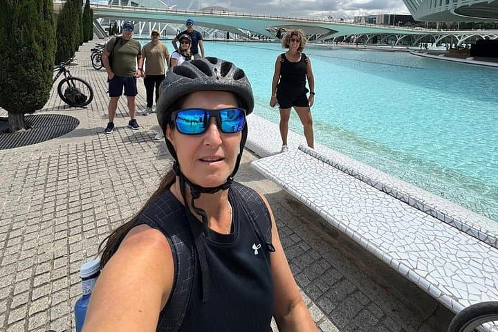 Valencia City Bike Tour — Old Town, Turia Gardens & City of Arts and Sciences photo 3