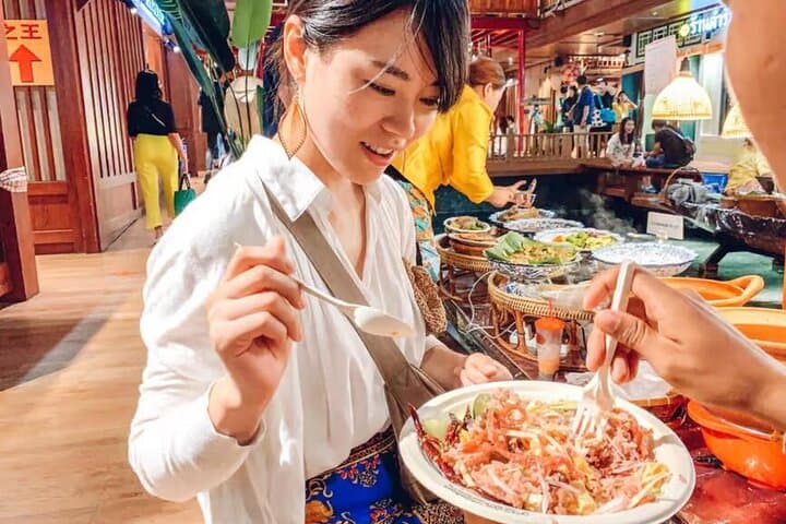Bangkok Bike Street Food Tour: Canal Neighborhoods, Temples & Home-Cooked Thai Meal photo 5