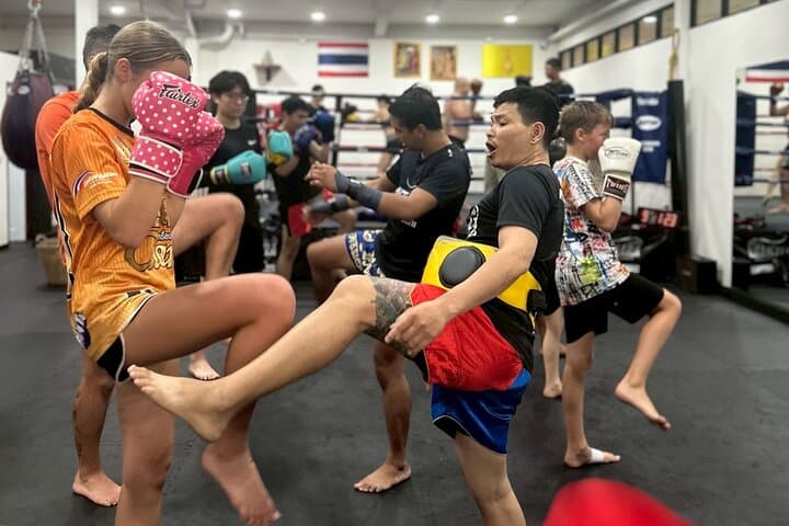 Bangkok Muay Thai Workout: 90-Min Beginner-Friendly Class in Downtown