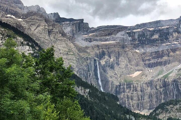 Self-Drive Hiking Adventure in the Spanish Pyrenees — 7-Day Scenic Hikes & Rafting
