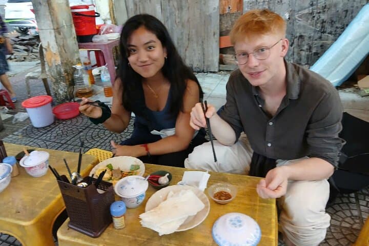 Hoi An Night Walking Food Tour: 3-Hour Street Eats & Lantern-Lit Alleys photo 4
