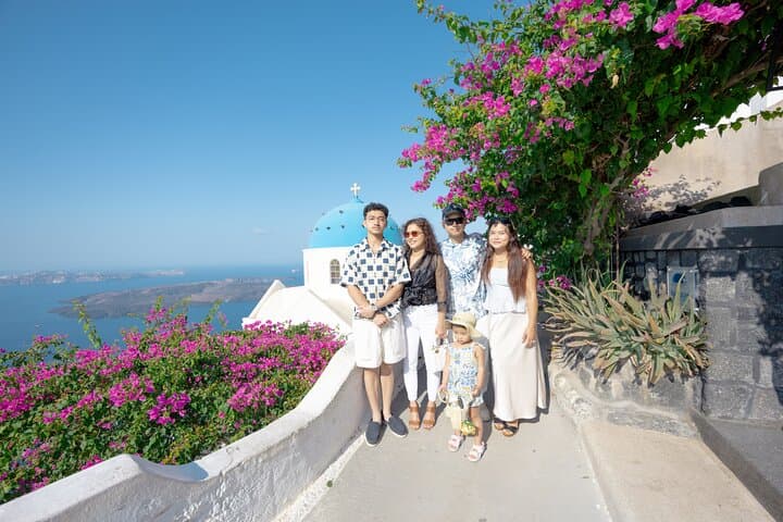 Family Photo Shoot in Santorini: Imerovigli Sunset Portrait Session photo 1