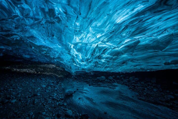 Private Vatnajökull Glacier Hike, Ice Caves & Diamond Beach Photoshoot photo 2