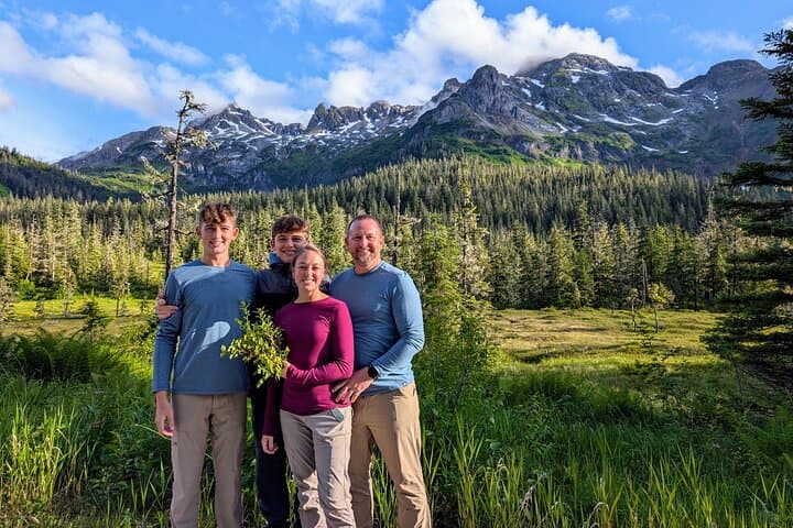 Hoonah & Chichagof Island: 3-Hour Guided Driving Tour from Icy Strait Point photo 1