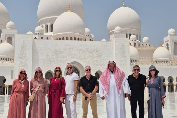 Abu Dhabi Top 15 Highlights Private Full-Day Tour with Transfers photo 2