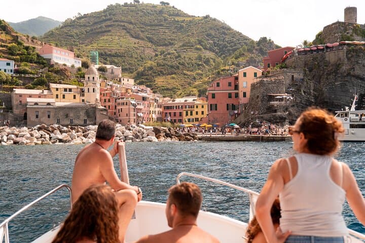 Sail the Cinque Terre Coast with Local White Wine photo 6