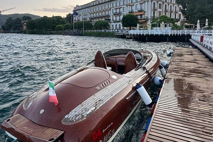 Classic MAS 28 Private Lake Como Boat Tour — Villa-Front Cruises