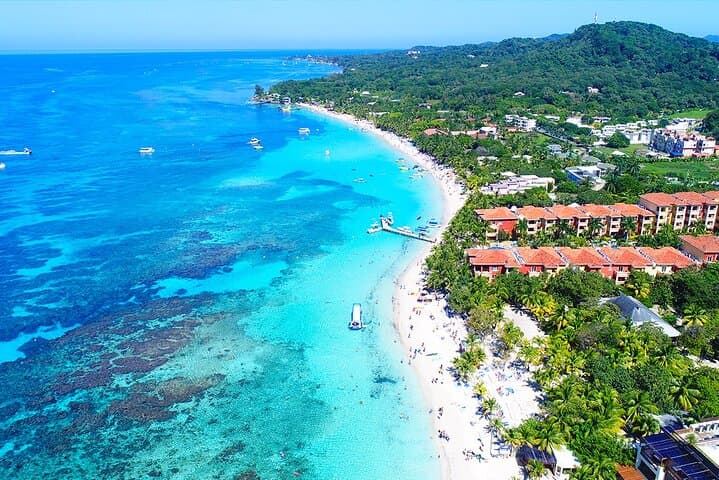 Roatán Zip N Dip: Zipline Over Jungle Canopy & West Bay Beach Break photo 4