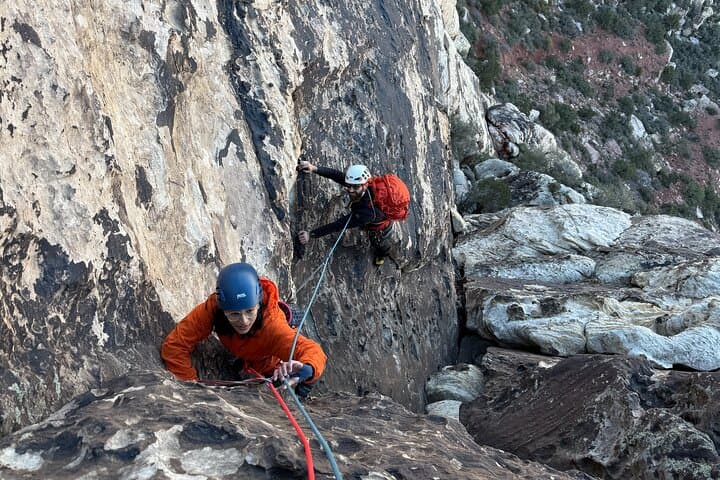Red Rock Ultimate Summit Mission: Full-Day Multi-Pitch Climb in Red Rock Canyon photo 3