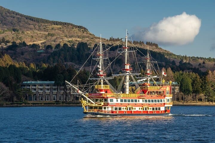 Hakone Luxury Full-Day Chauffeured Tour — Private Car, Ropeway & Lake Ashi