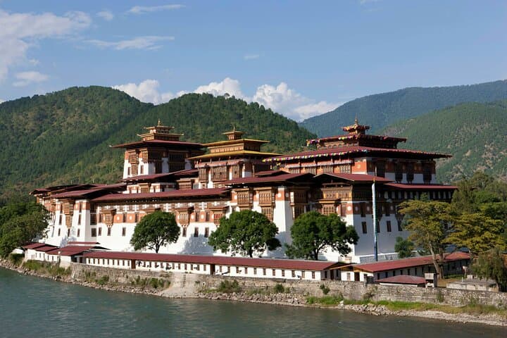 Thimphu Buddha Point to Changangkha Hike: Short Pilgrimage Through Bhutan's Spiritual Heart photo 3