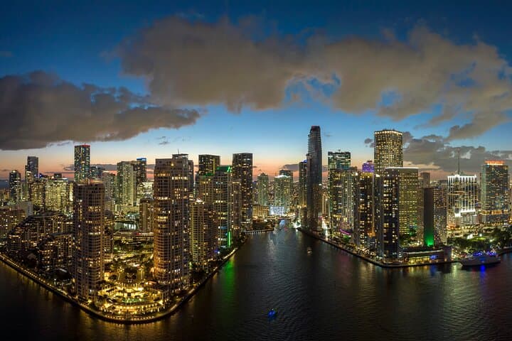 Miami App-Led Scavenger Bar Crawl — Self-Guided Pub Adventure photo 2