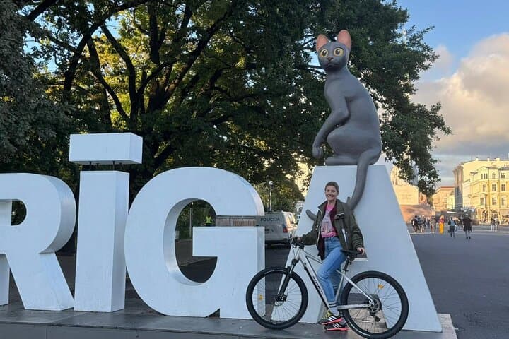 Explore Riga by E‑Bike: Electric Bike Rental with Helmet & Lock photo 3