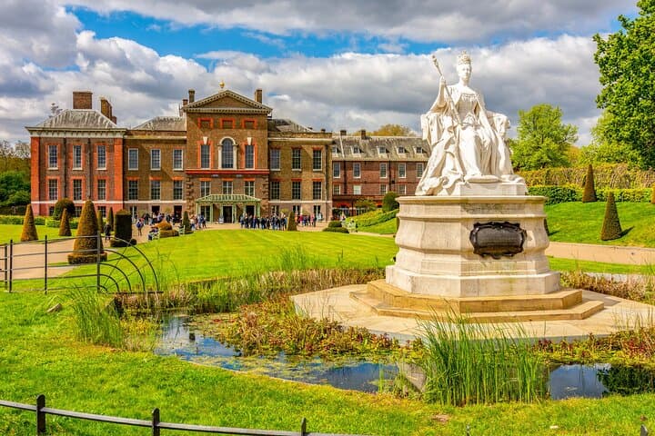 Kensington Murder Mystery: GPS Escape Game Through London's Streets photo 2