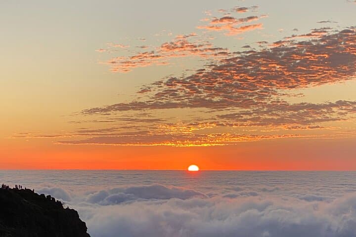 Pico do Arieiro Sunrise, Cabo Girão Skywalk & Câmara de Lobos Fishing Village