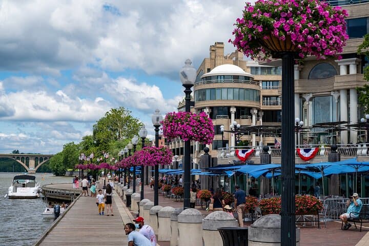 Washington DC Murder Mystery Quest: Self-Guided Outdoor Escape Game photo 2