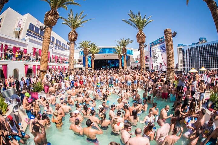 Las Vegas Pool Crawl: VIP Party Bus Dayclubs & Free Drinks on the Strip