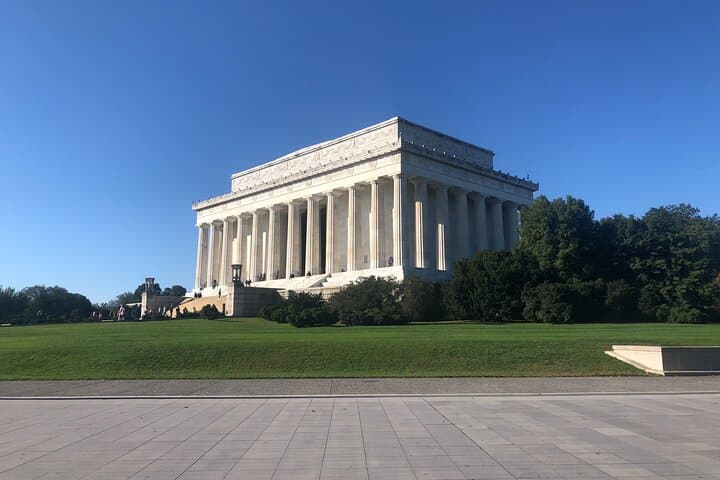 Inside Washington DC’s Presidential Memorials: Private National Mall Walking Tour photo 2