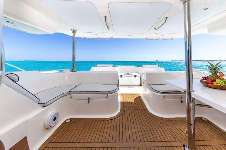 Turks and Caicos Full-Day Luxury Yacht Charter — Snorkel Grace Bay & Private Beach Stops photo 3