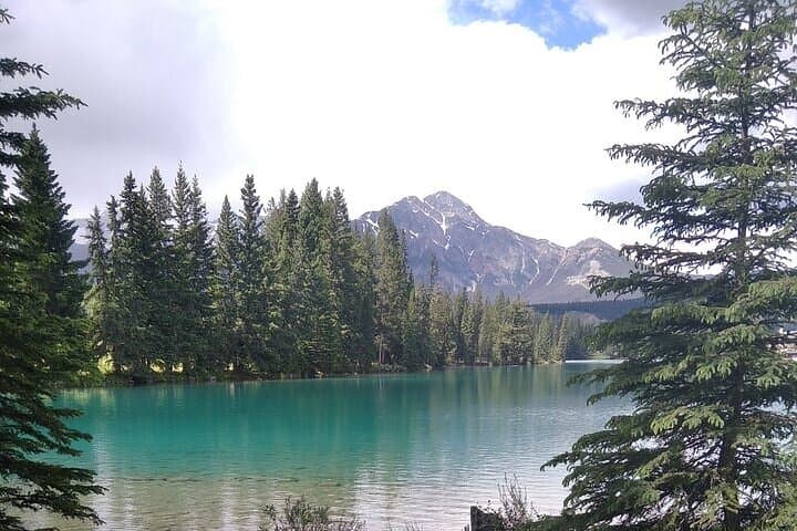 Private Full-Day Hike in Jasper National Park: Guided Trails to Glaciers & Lakes