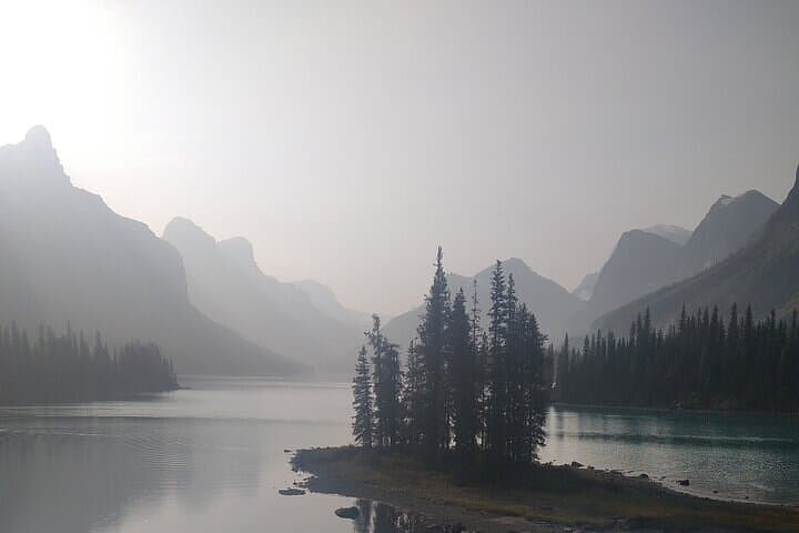 Private Full-Day Hike in Jasper National Park: Guided Trails to Glaciers & Lakes photo 5