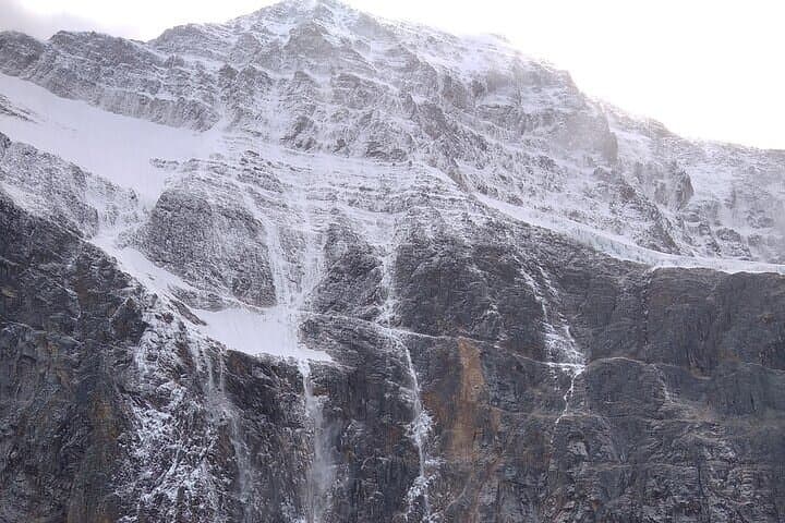 Private Full-Day Hike in Jasper National Park: Guided Trails to Glaciers & Lakes photo 6