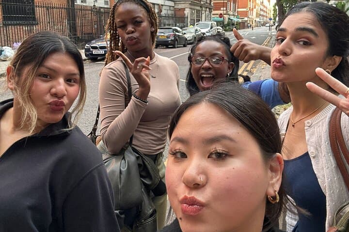 Kensington Murder Mystery: GPS Escape Game Through London's Streets photo 5