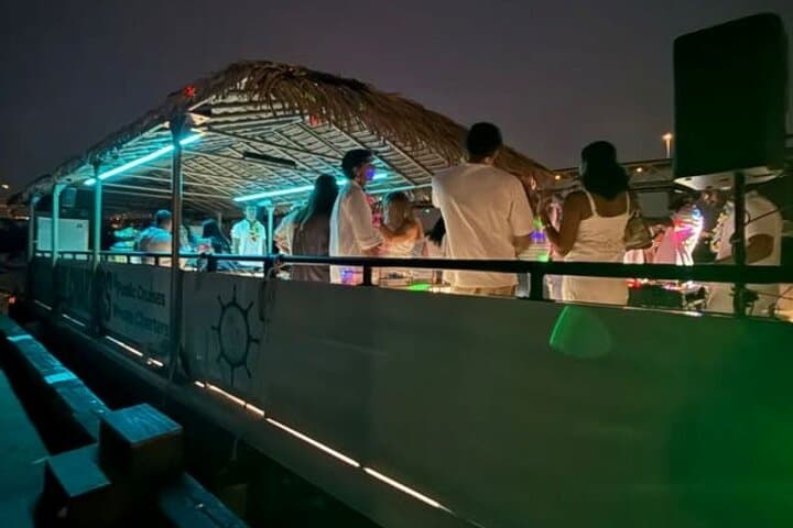 Portland City Lights & Tiki Nights: 1-Hour Willamette River Cruise photo 2