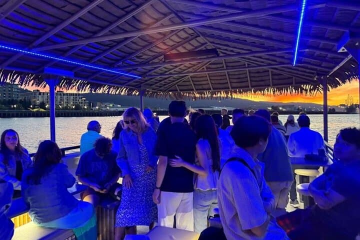 Portland City Lights & Tiki Nights: 1-Hour Willamette River Cruise photo 3