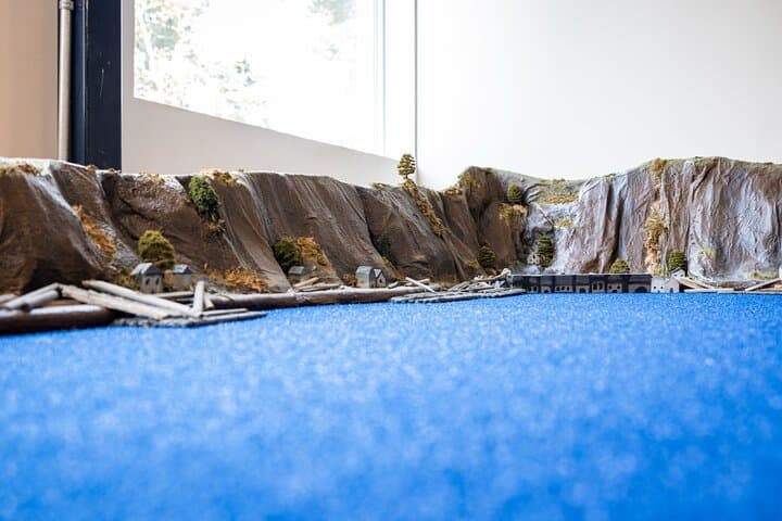 Vintage & Immersive Mini Golf in Quebec City — Indoor 18-Hole Experience photo 5