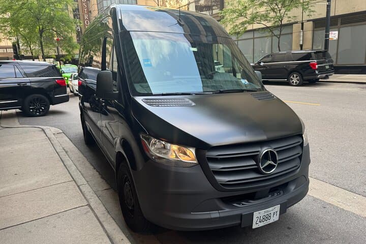 Game-Day Chauffeur in Chicagoland: 5-Hour Private Sports Transport photo 2
