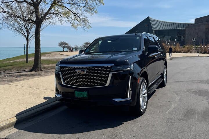 Game-Day Chauffeur in Chicagoland: 5-Hour Private Sports Transport photo 6
